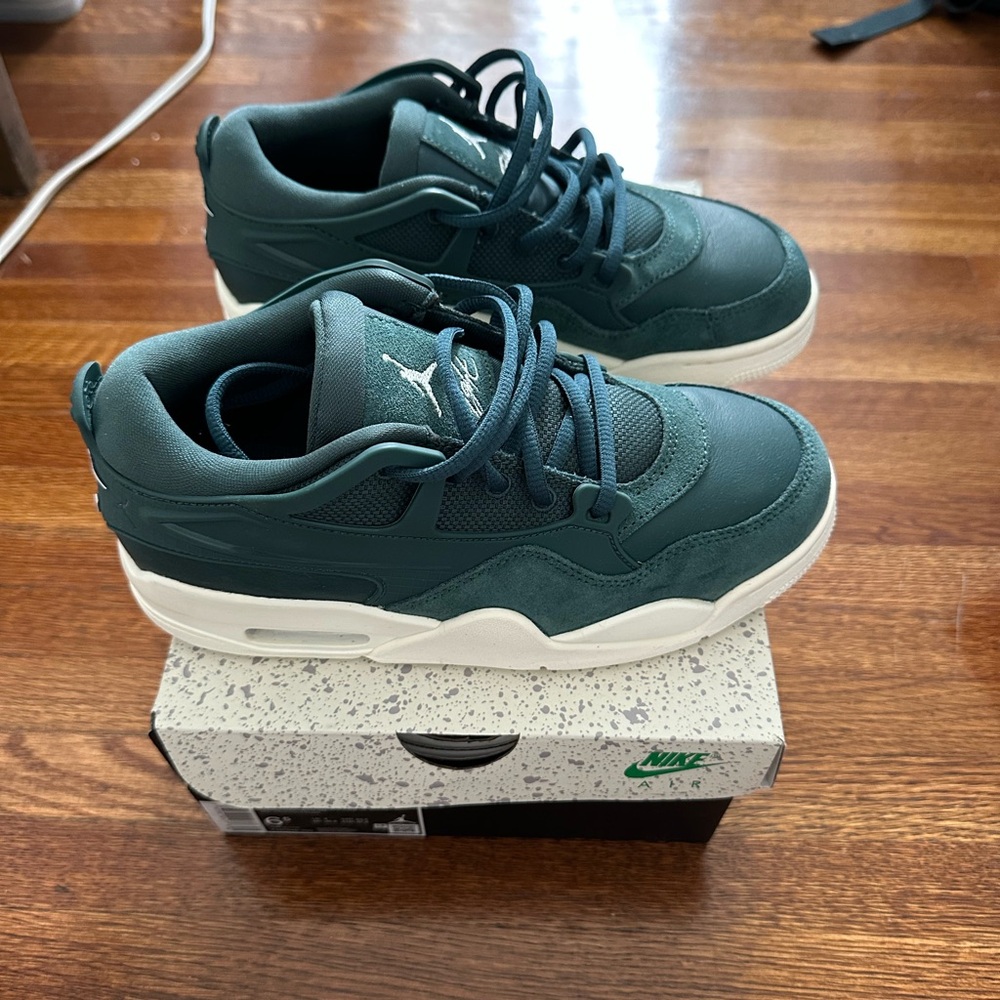Nike Women’s Air Jordan 4 RM oxidized green sneakers (6.5 US) never been worn